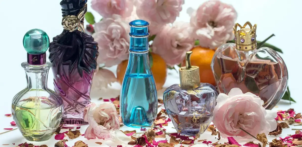 Kalıcı Parfüm Afrodizyak Etkisi ve Orijinal Parfüm Seçimi Parfüm Dünyasında Kalıcı İzler Bırakın