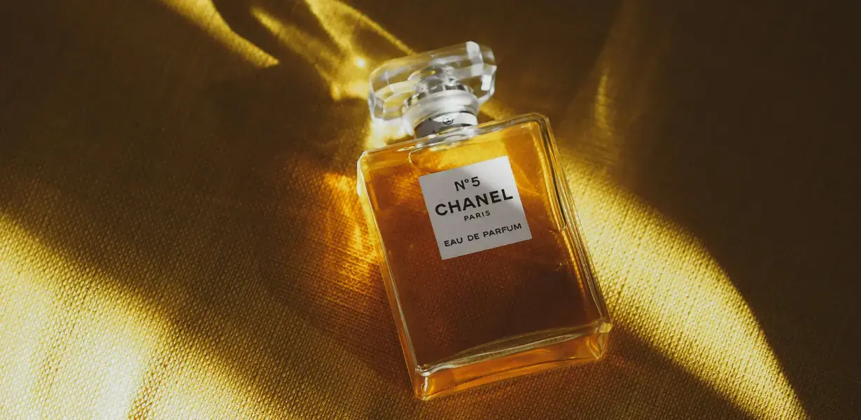 En Güzel Parfüm Kokusu Nasıl Bulunur